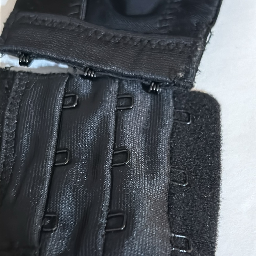 CARNIVAL 512 Black Molded‎ Tuxedo Low Plunge Full Figure Underwire Bra Sz 46DD - Picture 11 of 13